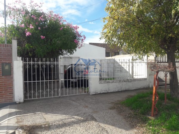 Oportunidad!! Casa y departamento interno